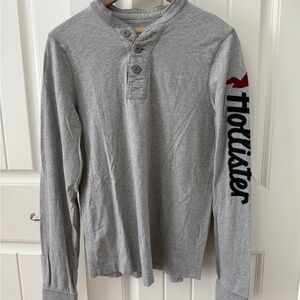 Hollister Men’s Gray Long Sleeve Henley with Arm Logo sz Large